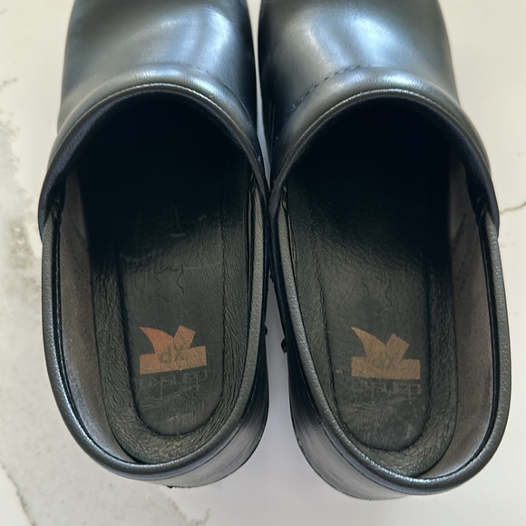 Women’s Dansko Black Shoes - Picture 5 of 6
